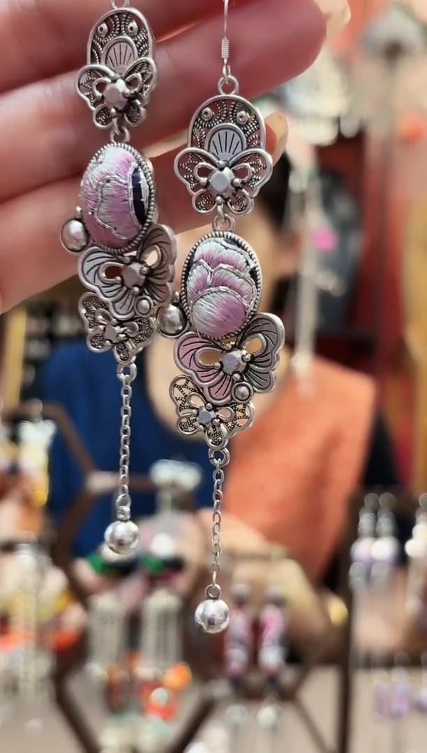 织绣云织谣民族风精美饰品39竞拍