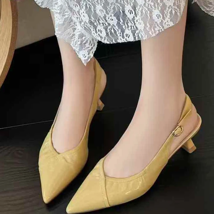 新款牛皮后空凉鞋2035607姜黄