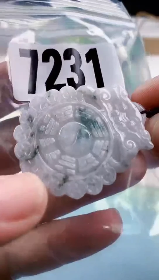 【闪购商品】翡翠挂件未镶嵌天然翡翠吊坠挂件