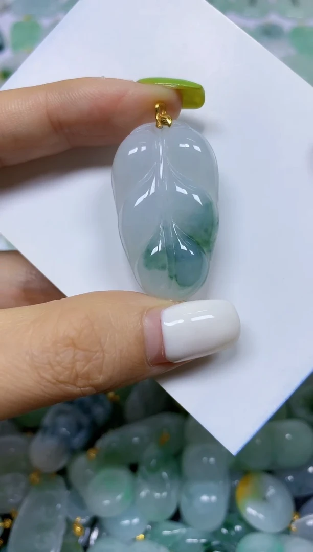 翡翠18K金镶嵌颈饰天然翡翠A货