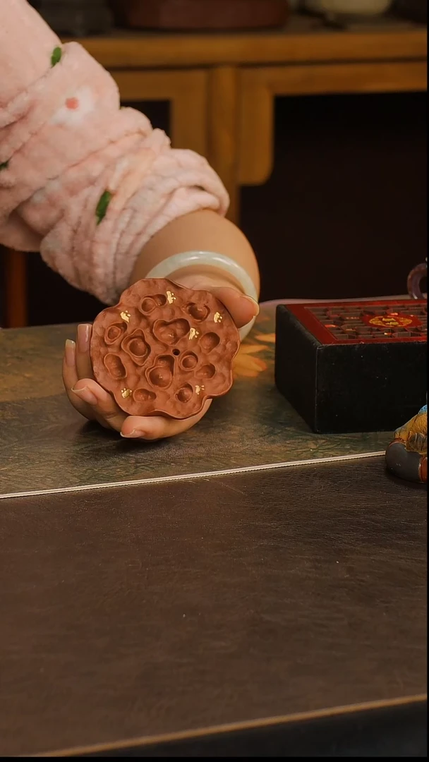 紫砂茶宠洒金莲蓬香插