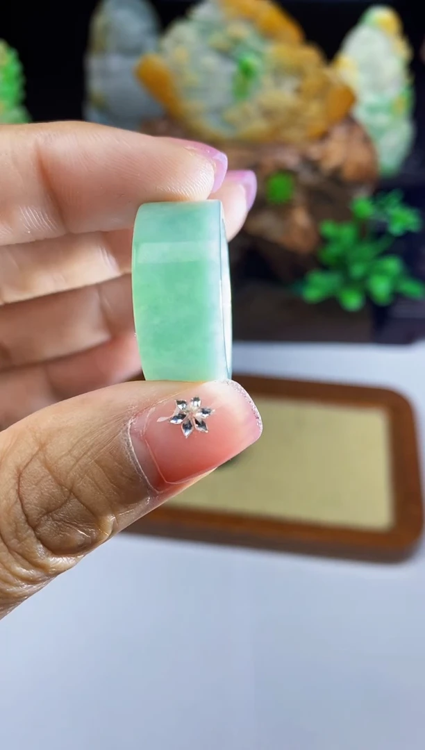 【闪购商品】翡翠颈饰未镶嵌翡翠A货多样发其一