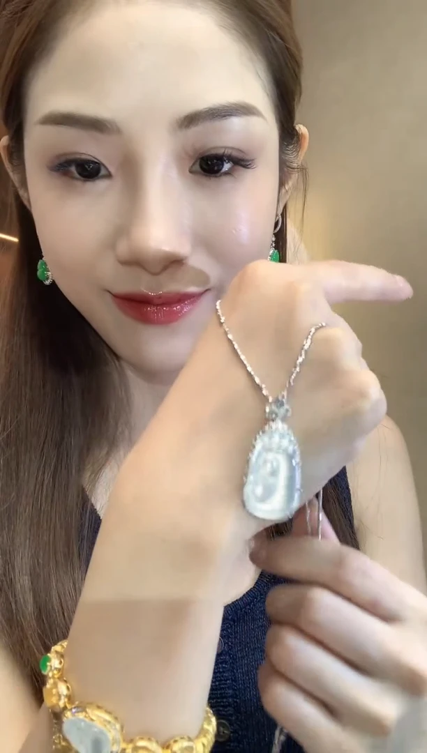 翡翠18K金镶嵌吊坠(不含链)A95翡翠