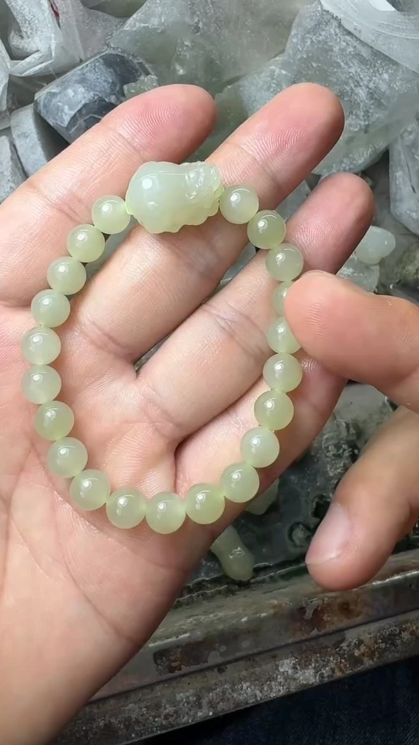 和田玉未镶嵌颈饰1