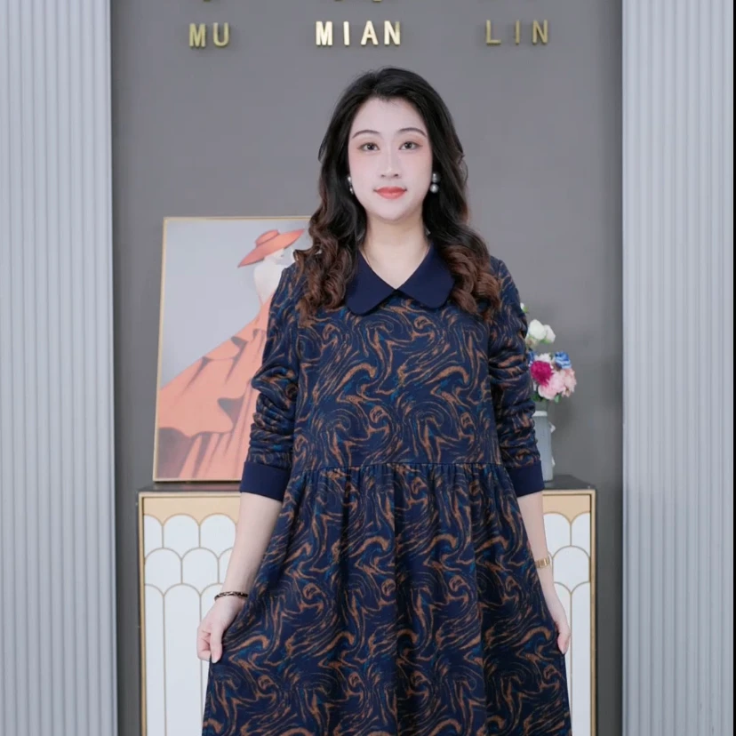 娃娃领提花遮胯连衣裙231035