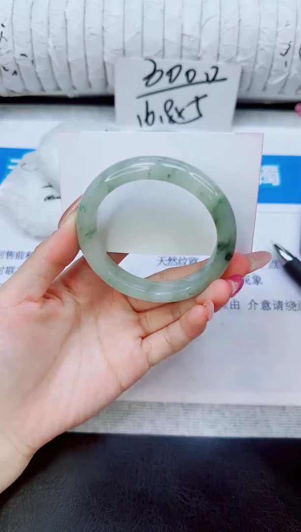 未镶嵌手镯石英质玉41/54