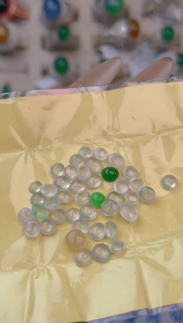 未镶嵌定制翡翠天然翡翠蛋面69