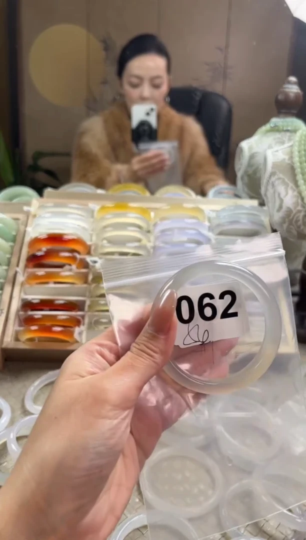 手镯玛瑙/玉髓未镶嵌062