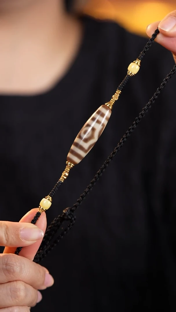 未镶嵌颈饰玛瑙/玉髓大鹏三眼锁骨链