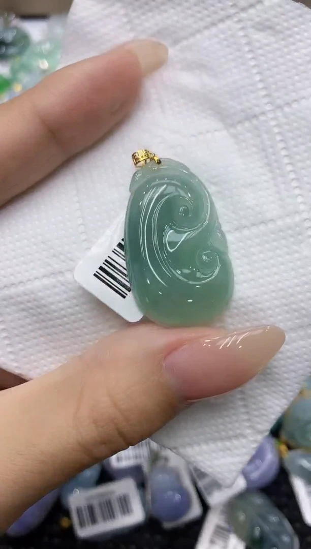颈饰18K金镶嵌翡翠111111111111