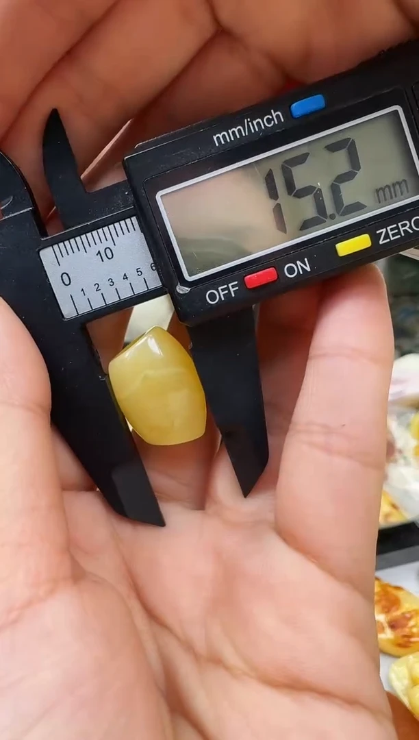 【闪购商品】琥珀裸石未镶嵌珠子