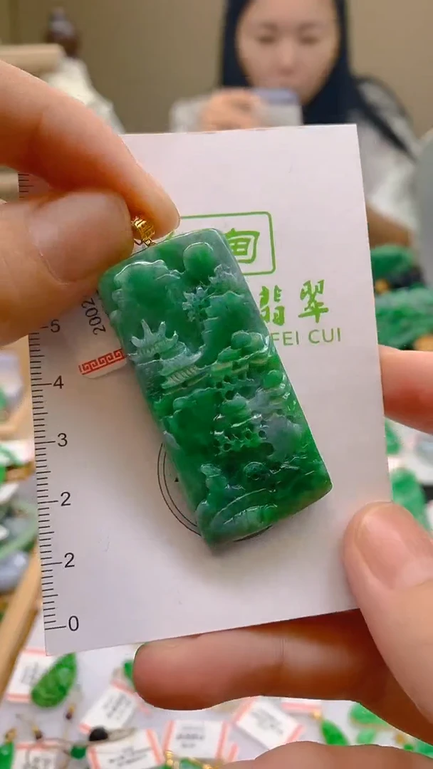 翡翠18K金镶嵌颈饰天然翡翠A货，支持复检