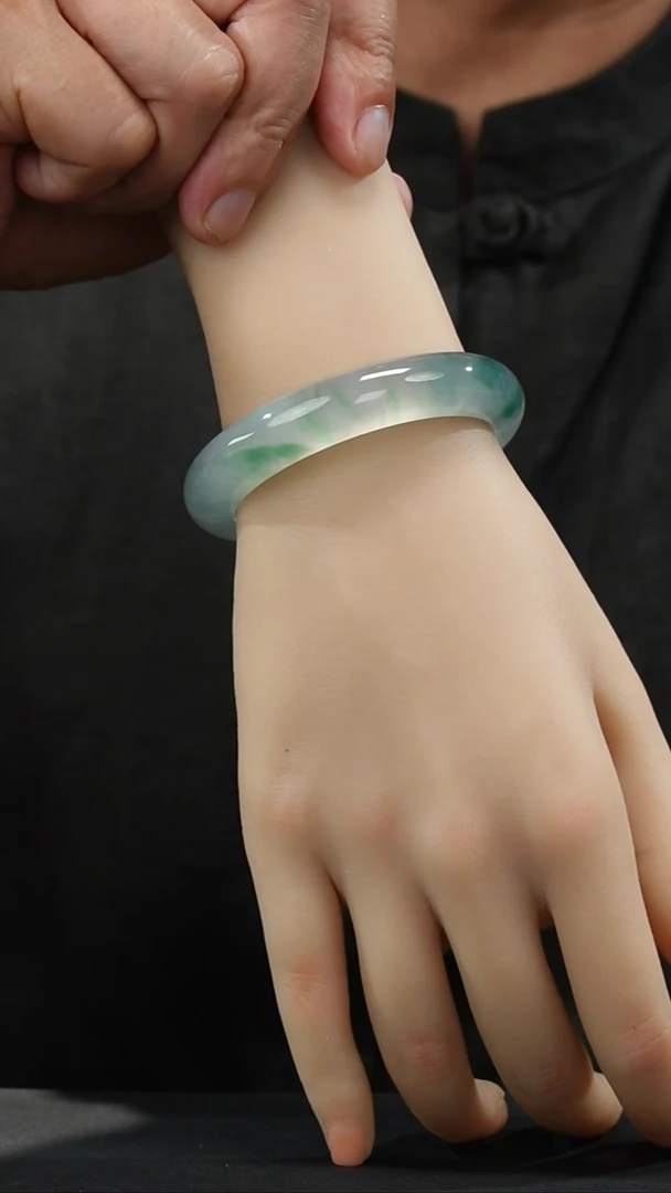 翡翠手镯未镶嵌111·
