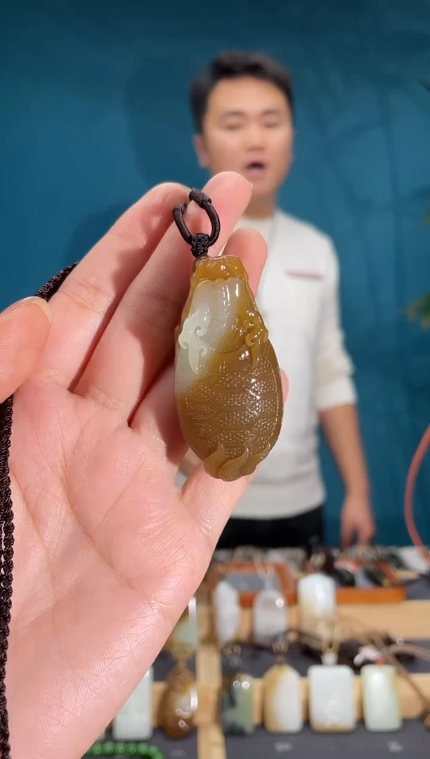 颈饰未镶嵌和田玉1