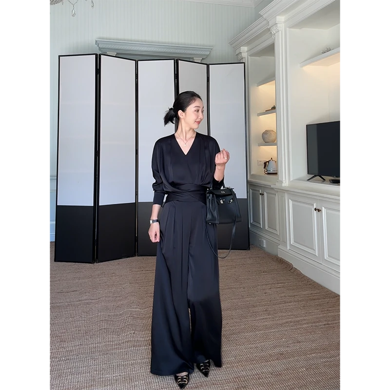 郭九九呢 气质老钱风缎面扭结长袖上衣阔腿直筒长裤 G925A12733