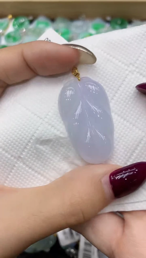 翡翠18K金镶嵌颈饰111111111111