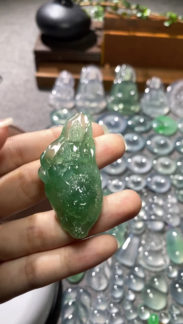 吊坠(不含链)未镶嵌翡翠菩萨