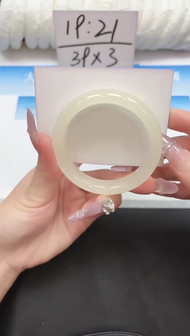 未镶嵌手镯石英质玉7-56