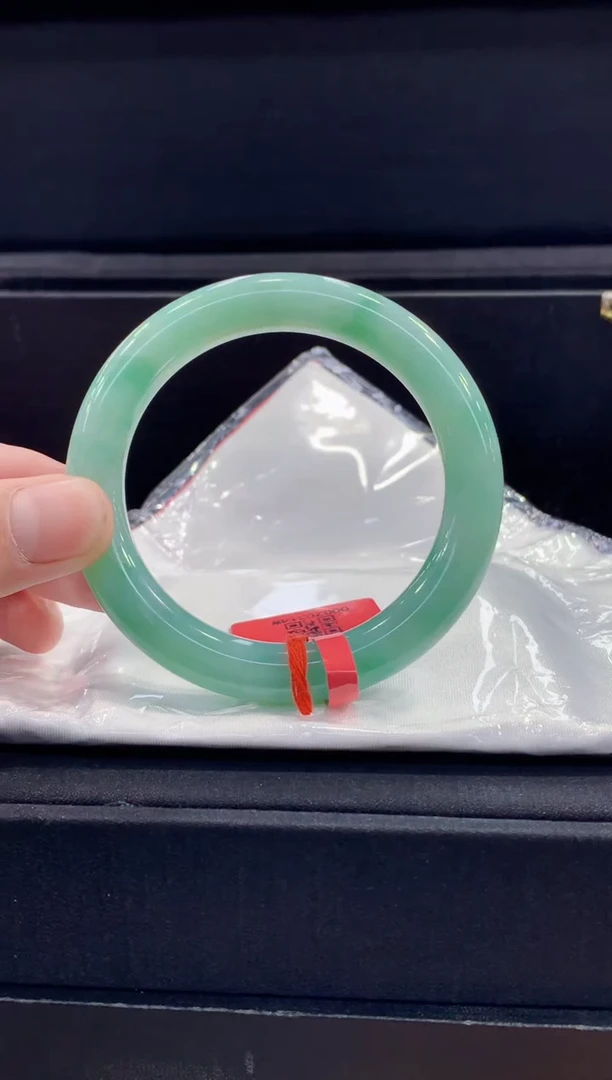 未镶嵌手镯翡翠翡翠手镯