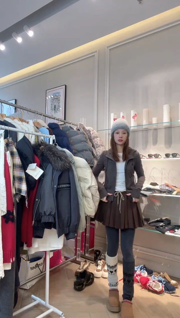 AVVENN 运动长袖套头 原价1890 拍下备注尺码