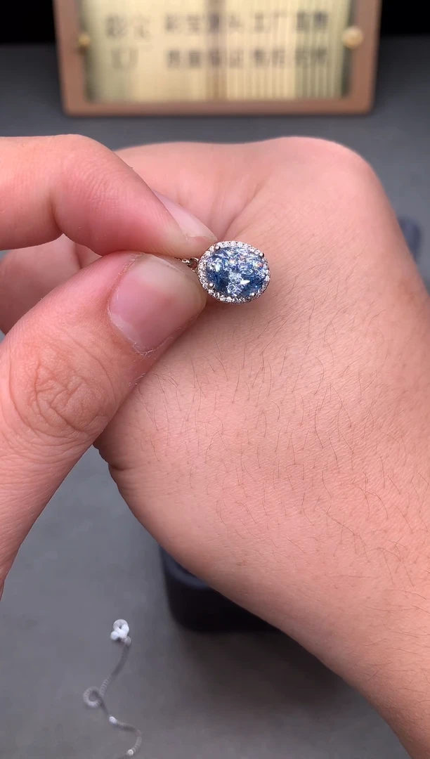 银S925镶嵌吊坠(赠链)海蓝宝石2222