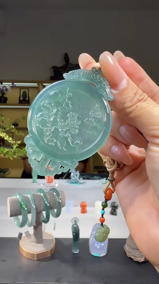 吊坠(不含链)未镶嵌翡翠山水牌