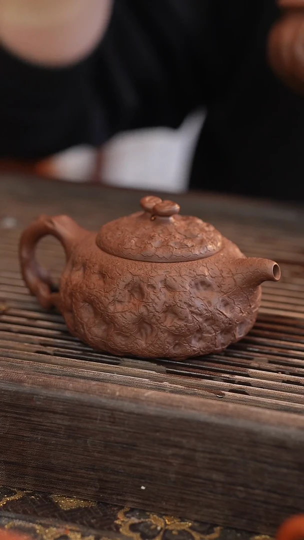 茶壶紫砂供春 变色龙 170cc