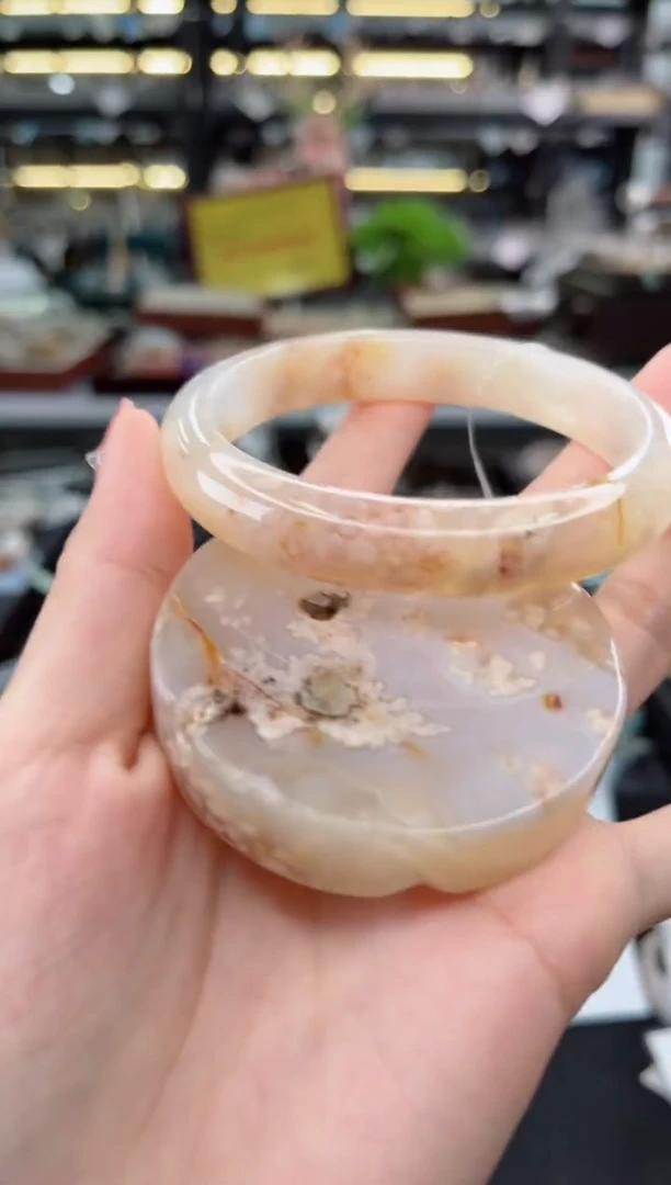 【闪购商品】石英质玉手镯未镶嵌61圈口（赠品镯心）345272