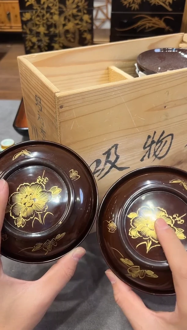 沈金雕刻 盖碗两只