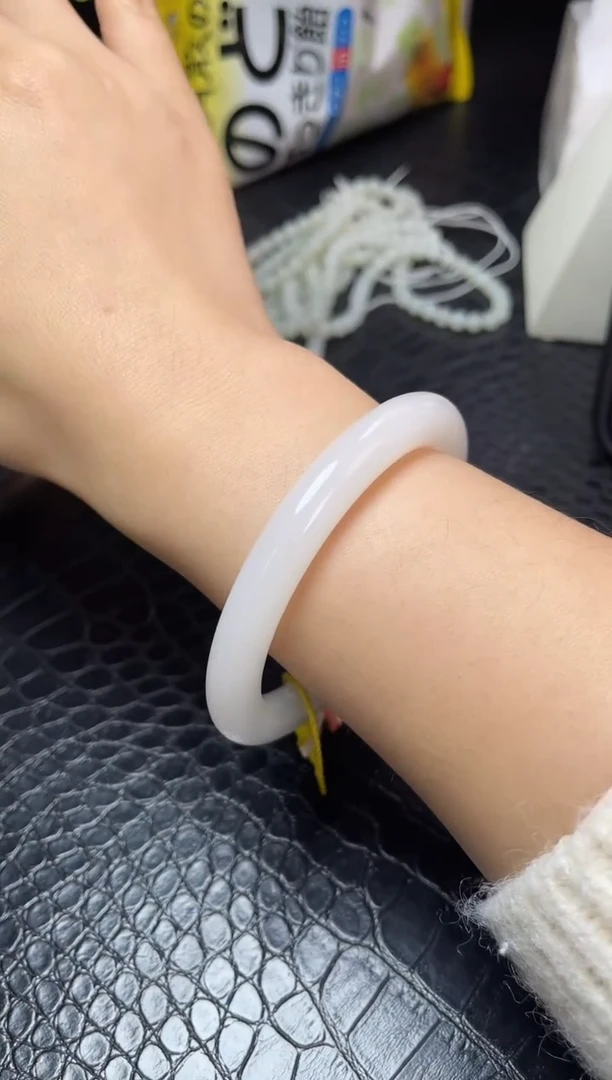 未镶嵌手镯和田玉杨*惠57圈口2745