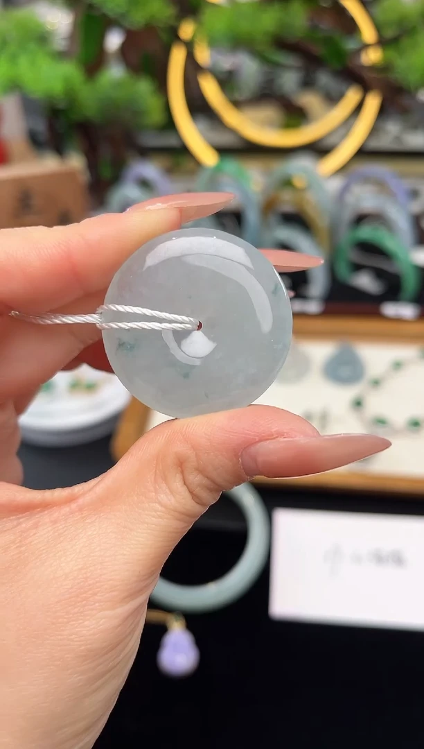 颈饰未镶嵌翡翠吊坠