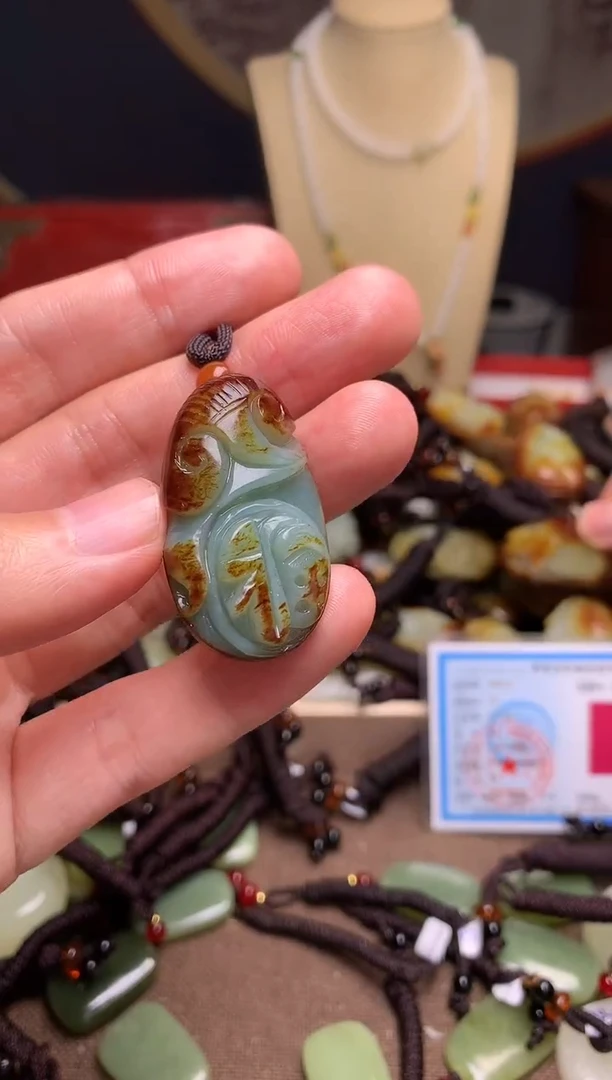 颈饰未镶嵌和田玉新疆料青海料清水和田玉吊坠