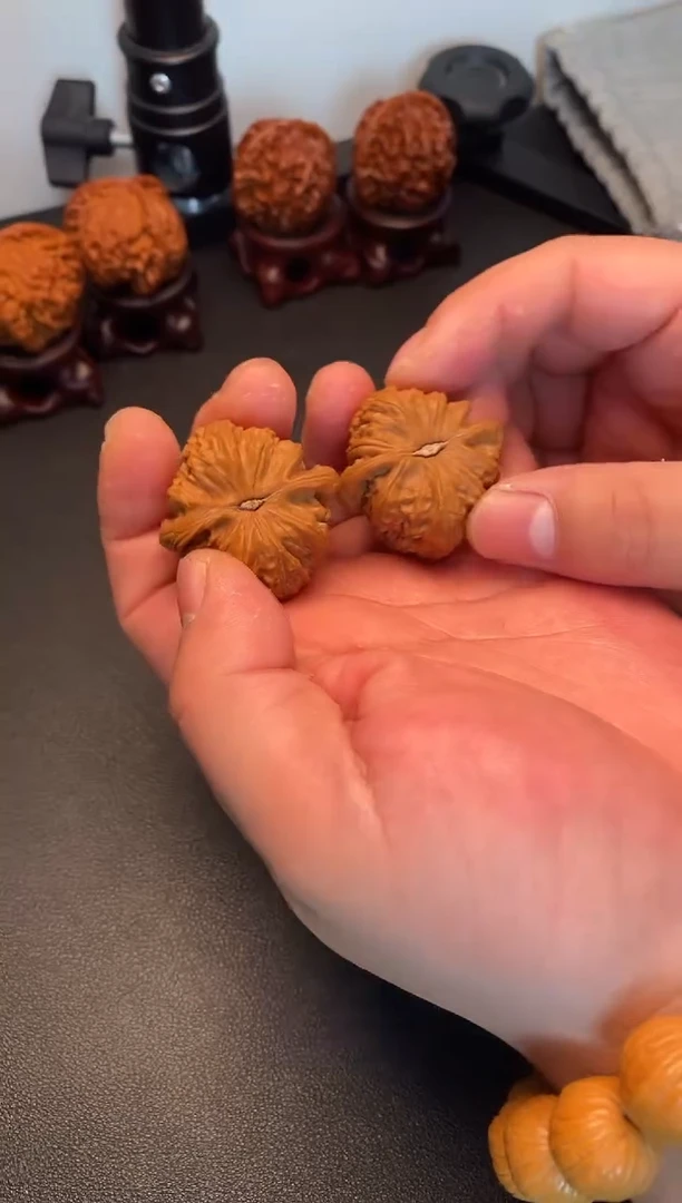 把件文玩核桃文玩核桃三角白