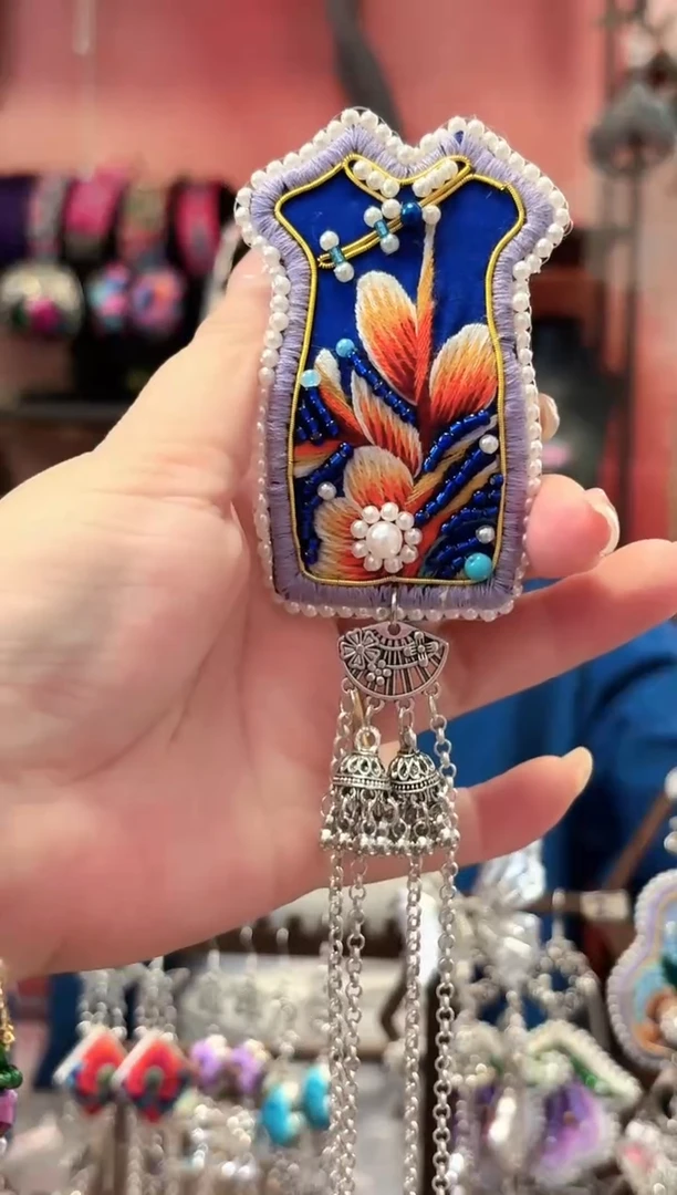 织绣施****)云织谣民族风精美饰品  47