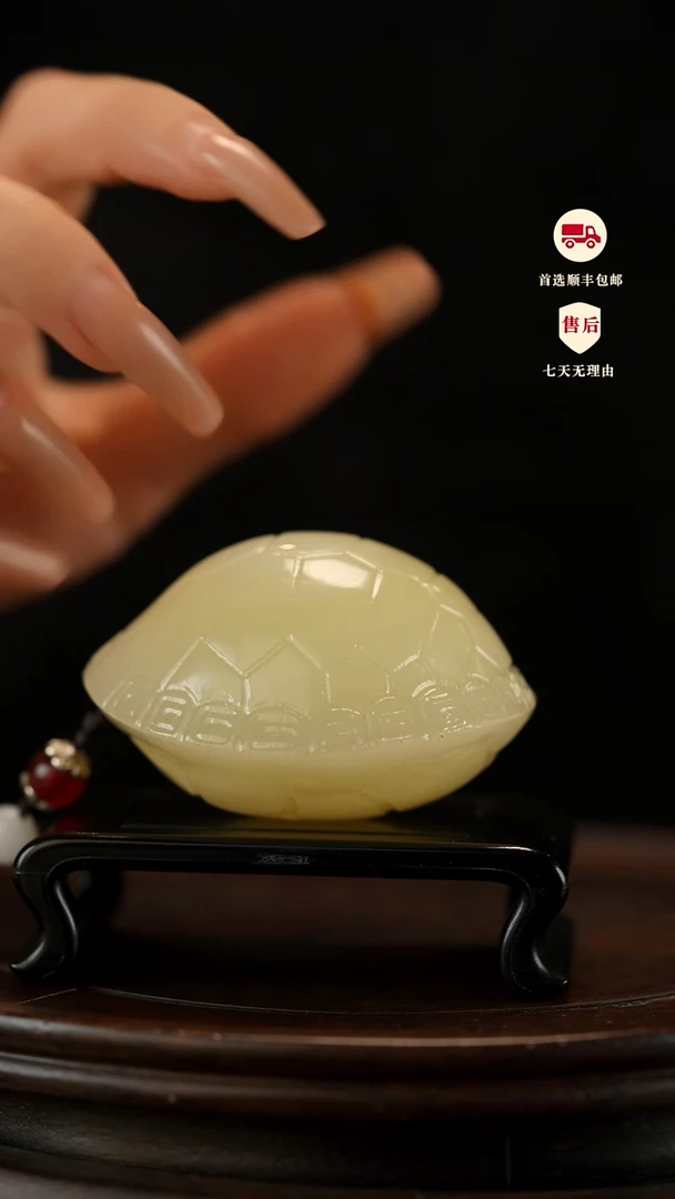 云南石竹叶青雕刻：博古富甲天下手把件摆件