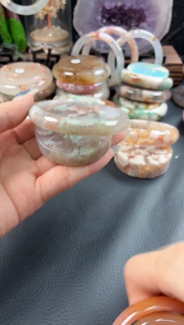 未镶嵌手镯（圆镯）石英质玉53