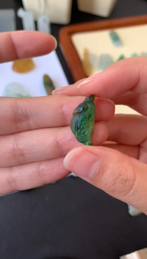 【闪购商品】定制翡翠未镶嵌翡翠