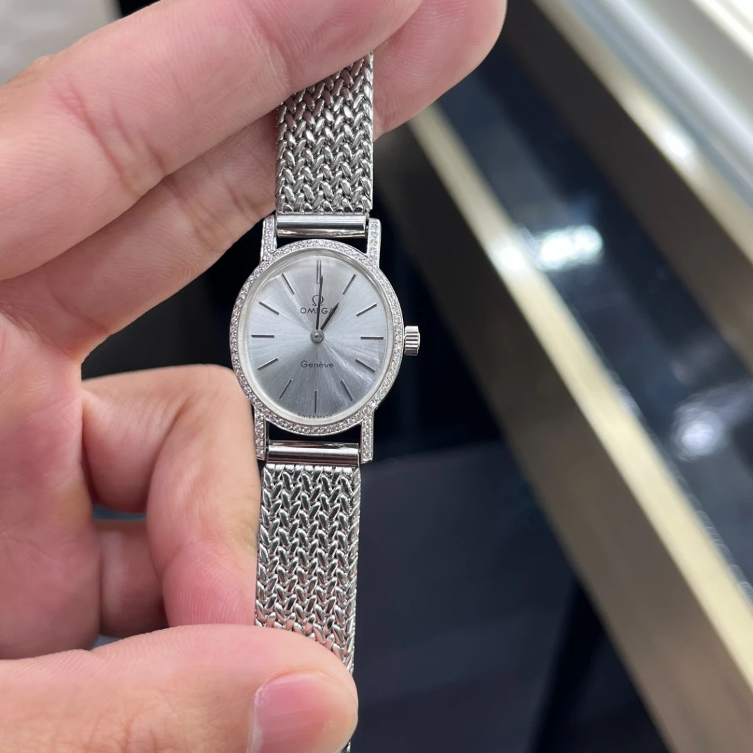 95新 Omega/欧米茄  手动机械后钻20*22.5mm/公价32999/wh9662