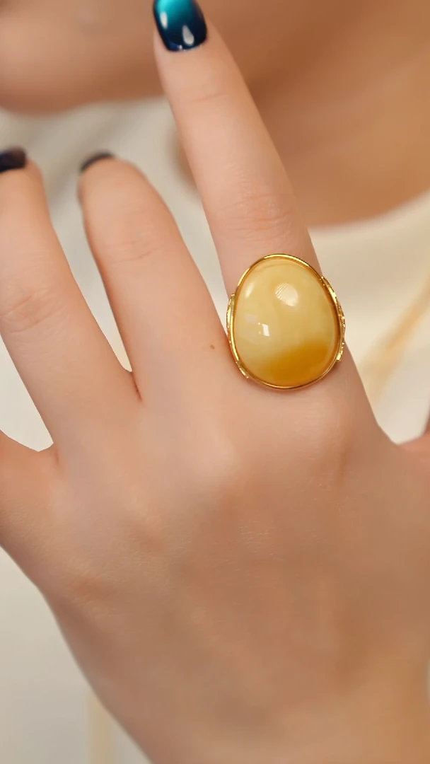 银S925镶嵌蜜蜡戒指胖水滴戒指