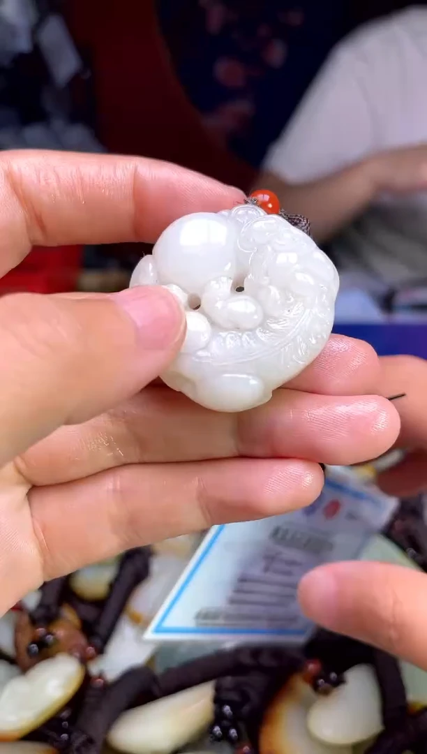 和田玉未镶嵌颈饰1