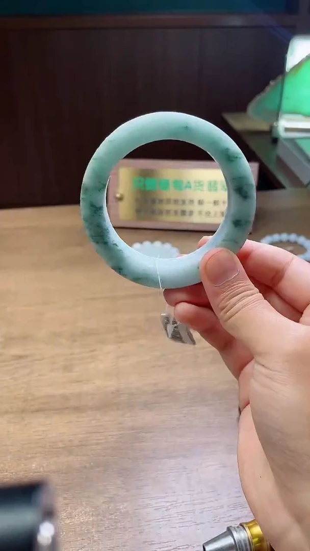 定制翡翠手镯未镶嵌定制