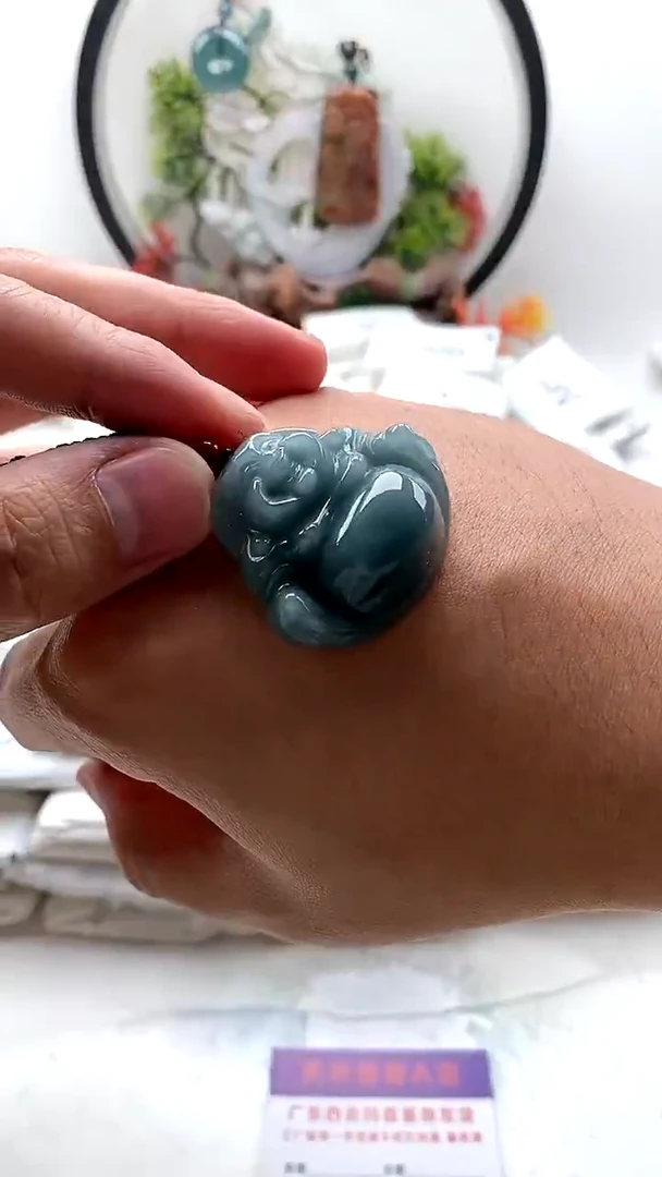 颈饰未镶嵌翡翠佛公
