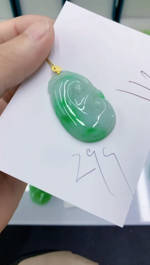 颈饰18K金镶嵌翡翠翡翠
