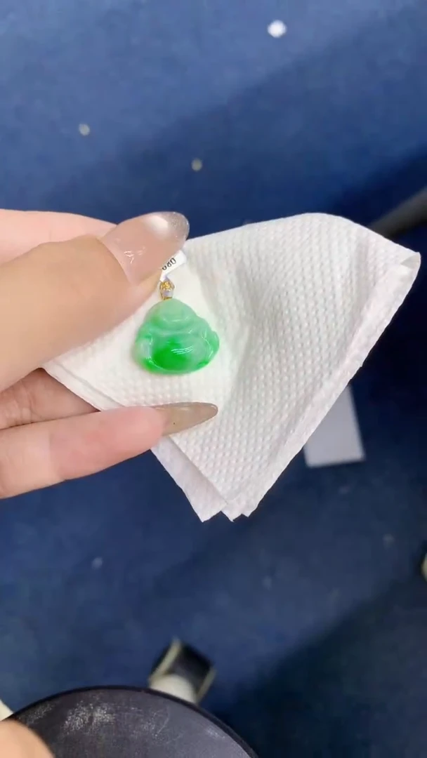 颈饰18K金镶嵌翡翠1