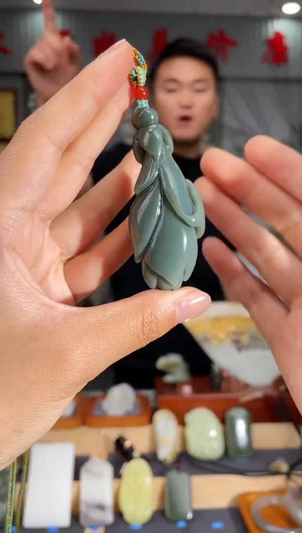 和田玉未镶嵌颈饰1