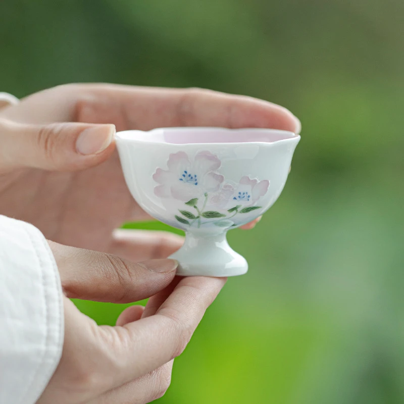 磐皿｜白瓷手绘海棠花高足主人杯手工陶瓷花口浮雕品茗杯小清新
