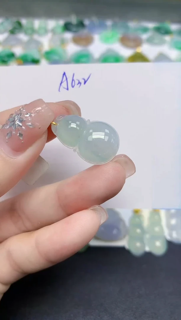 颈饰18K金镶嵌翡翠天然缅甸翡翠A货翡翠百元以上9元证书费自理