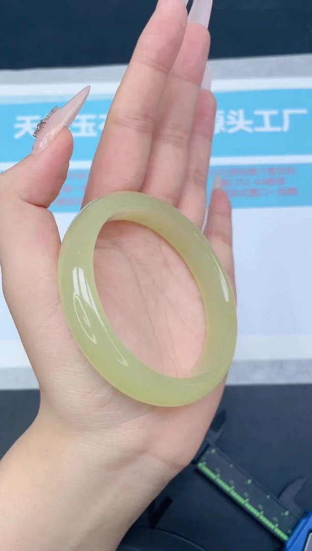 未镶嵌手镯石英质玉158-60