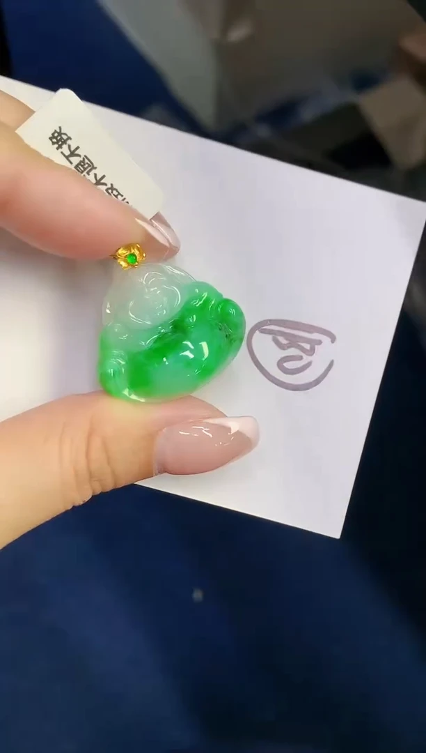 翡翠18K金镶嵌颈饰缅甸天然翡翠A货