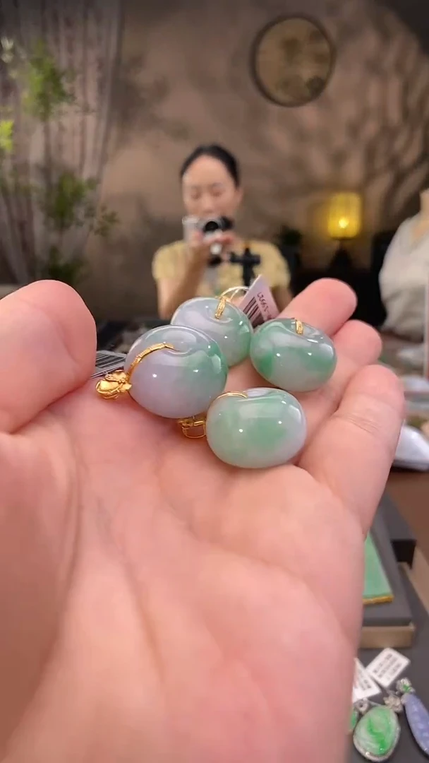 吊坠(不含链)18K金镶嵌翡翠平安扣 多样性发其一